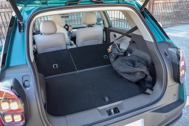 埃安UT 比速腾轴距长！比BYD海豚大一圈！全球车型8万多！要卖爆？