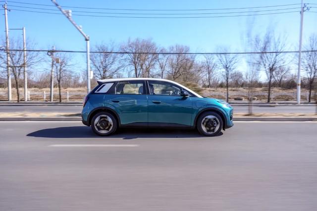 埃安UT 比速腾轴距长！比BYD海豚大一圈！全球车型8万多！要卖爆？