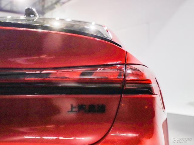 溜背外表/华为智驾 静态体验上汽奥迪A5L