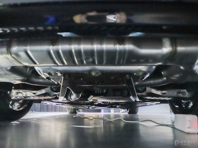 溜背外表/华为智驾 静态体验上汽奥迪A5L
