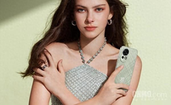 传华为今年将推1300万台中低端新机！普及纯血鸿蒙