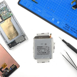 iFixit拆解三星Galaxy S25 Ultra手机，可维修得分十年来最高