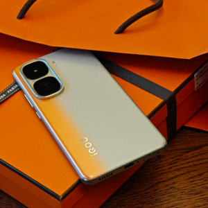 2025目前热度“最高”的3款手机，配置高系统流畅，拍照强大