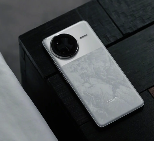 2025目前热度“最高”的3款手机，配置高系统流畅，拍照强大