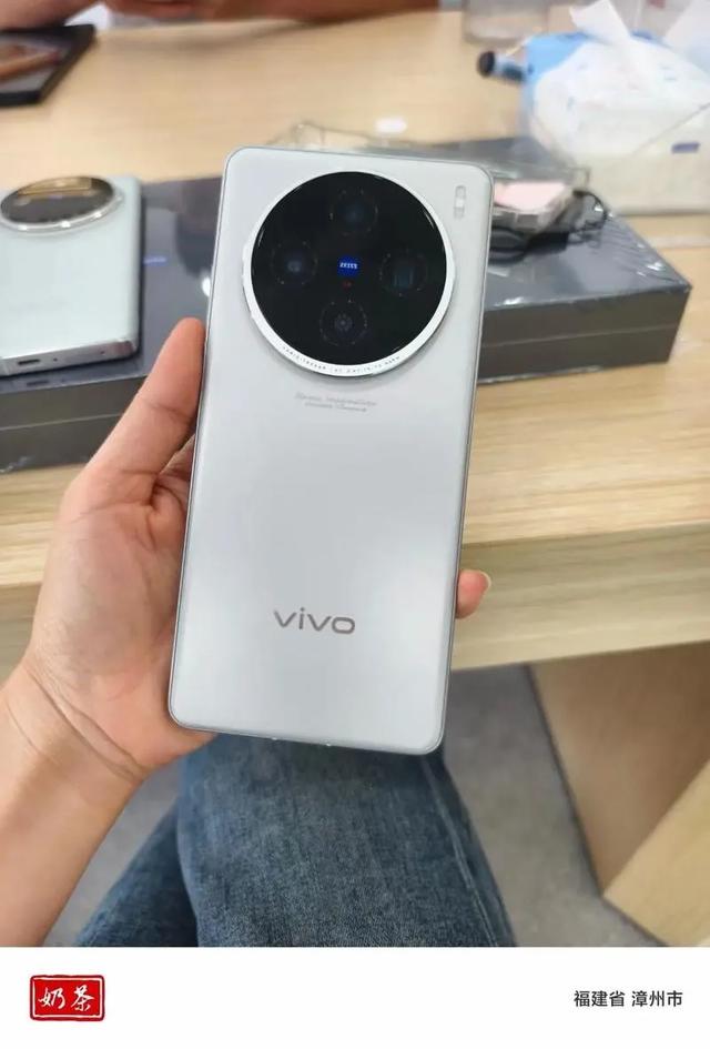 实测踩爆12款手机:这三款闭眼入不踩雷