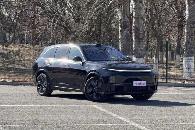 摊牌了，AI车神就是TA的艺名！理想汽车智驾实测