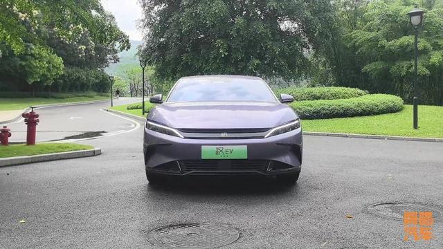 智驾普及对车主有啥好处？给你总结好了，别不信：保费都能更低