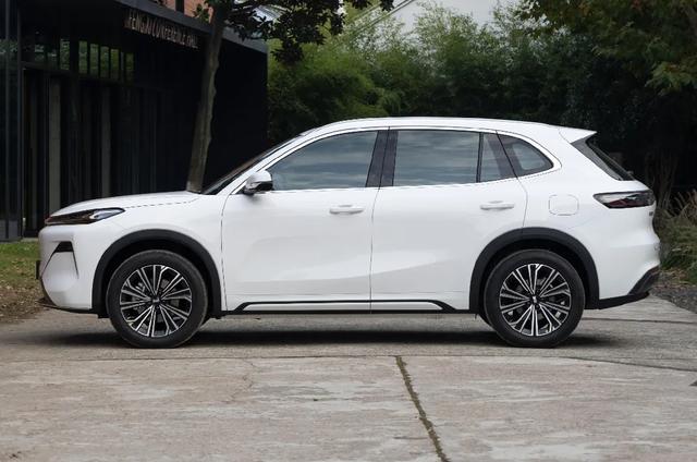 科技感爆棚的汽车推荐｜2025年最值得入手的“未来座驾”！🚗✨