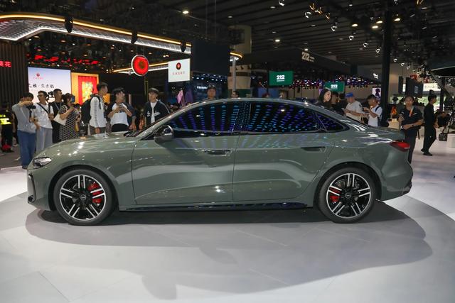 五款热门燃油车全面测评，谁才是你的菜？