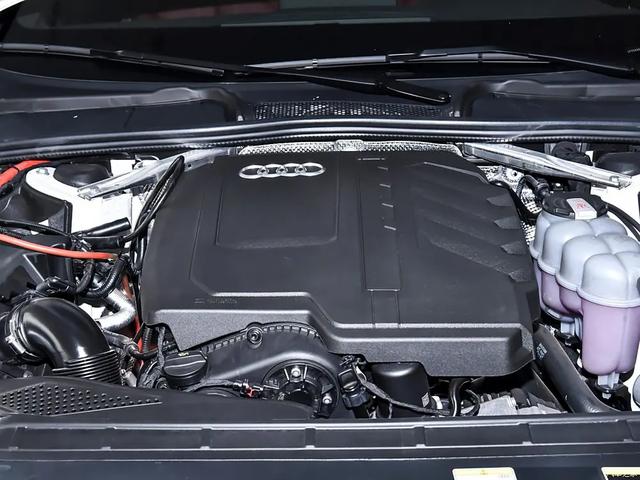 奥迪A4L来了， 2.0T、370牛·米、四驱，入门配置升级，价格下调！