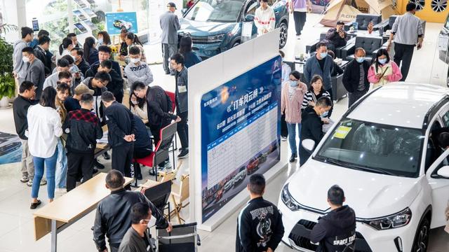 卖车话题成过去式，多车企推动自动驾驶上位，释放什么信号？