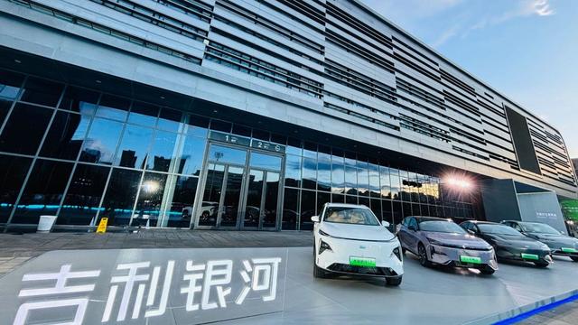 卖车话题成过去式，多车企推动自动驾驶上位，释放什么信号？