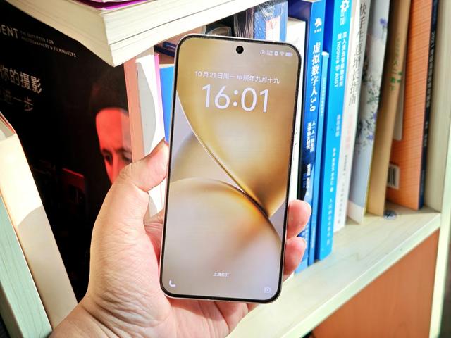 AI计算太耗电！AI眼镜面临续航焦虑，硅碳负极电池是解药？