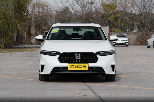 24年买早了！8款热门B级家轿优惠大增，2025年仅13万都可看