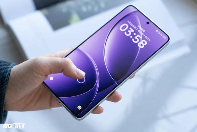 刚刚发布的512GB顶配手机，是来拆小米台的吧