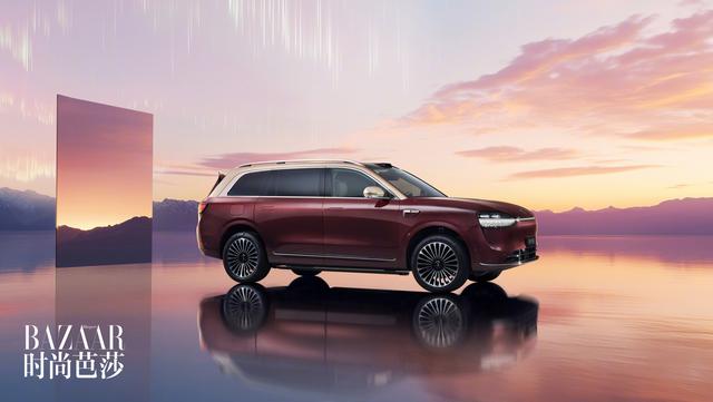 鸿蒙智行问界M9汽车2025款本月上市，“金瑞红”新色亮相