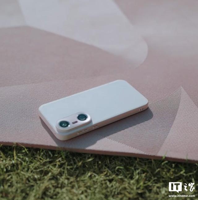 OPPO Find N5宣传片现神秘手机：直屏设计、后置双摄
