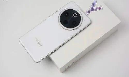 别看不起千元机，这3款最具“性价比”的手机，轻松用到2028年