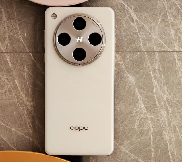 2025换手机别小气，这4款都是“旗舰手机”代表，轻松用3年不卡顿