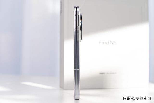 OPPO Find N5图赏:“钛薄”折叠旗舰正装亮相
