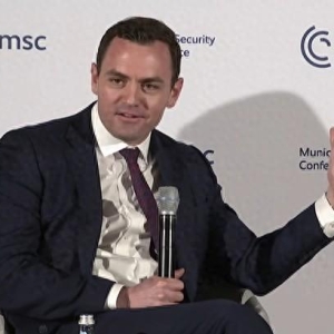 美国官员慕安会渲染美中科技“新冷战”：差距正在缩小，从未见过中国这样的对手