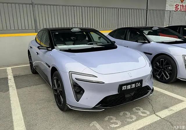 阿维塔06 轴距2米94，360°环拥式座舱，大悬浮屏，25万值不值？