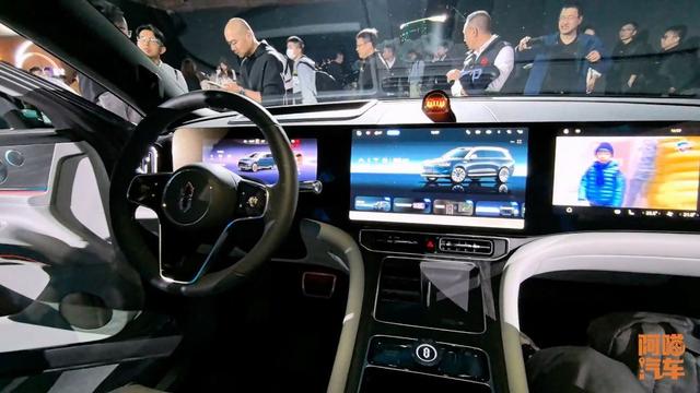 问界M9放大招，硬件可升级颠覆汽车行业，网友：其他车行不行？