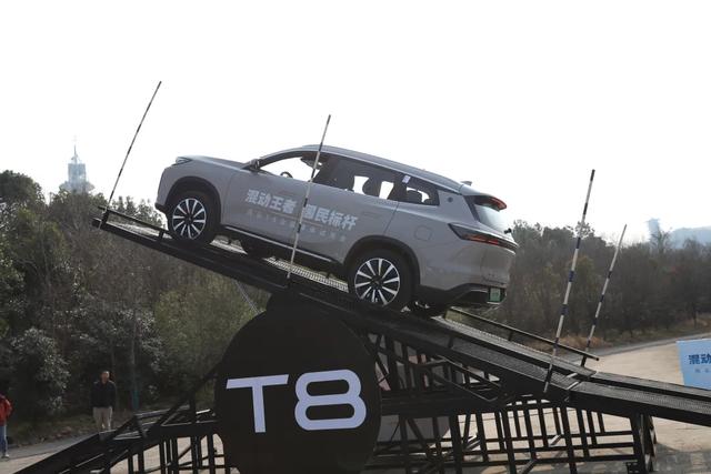 风云T8 插混中型SUV 9.99万起！5座/7座+续航破千！还看宋PLUS吗？