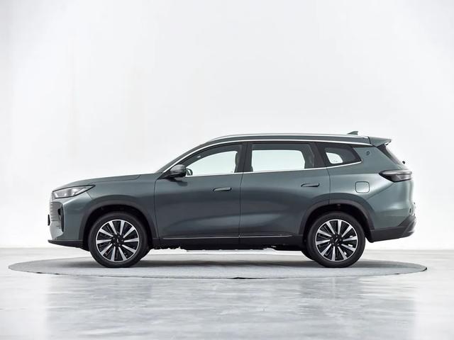 风云T8 插混中型SUV 9.99万起！5座/7座+续航破千！还看宋PLUS吗？