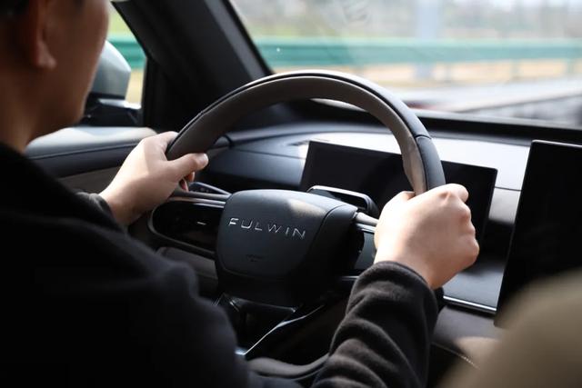 风云T8 插混中型SUV 9.99万起！5座/7座+续航破千！还看宋PLUS吗？