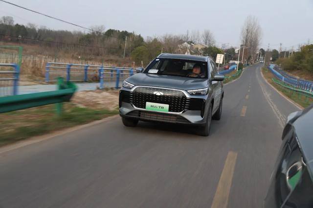 风云T8 插混中型SUV 9.99万起！5座/7座+续航破千！还看宋PLUS吗？