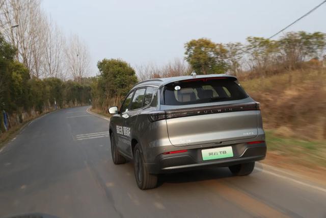 风云T8 插混中型SUV 9.99万起！5座/7座+续航破千！还看宋PLUS吗？