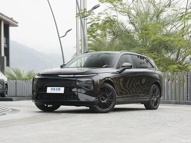 小鹏G9 四驱 695牛·米，9种驾驶模式，跟蔚来ES8理想L8“抢地盘”？