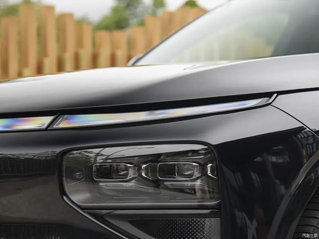 小鹏G9 四驱 695牛·米，9种驾驶模式，跟蔚来ES8理想L8“抢地盘”？