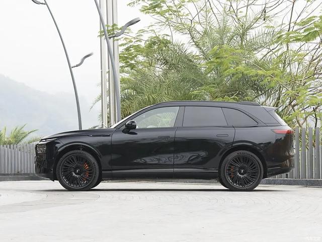 小鹏G9 四驱 695牛·米，9种驾驶模式，跟蔚来ES8理想L8“抢地盘”？