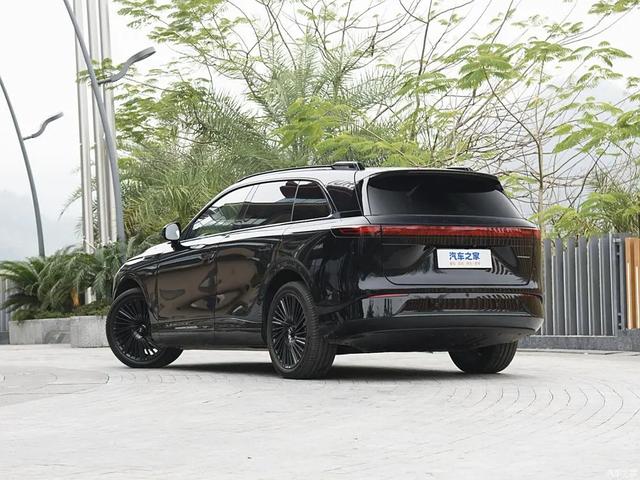 小鹏G9 四驱 695牛·米，9种驾驶模式，跟蔚来ES8理想L8“抢地盘”？