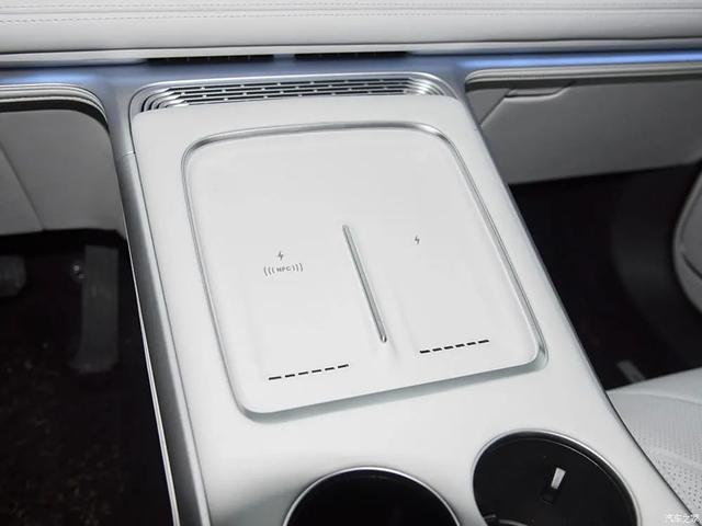 小鹏G9 四驱 695牛·米，9种驾驶模式，跟蔚来ES8理想L8“抢地盘”？