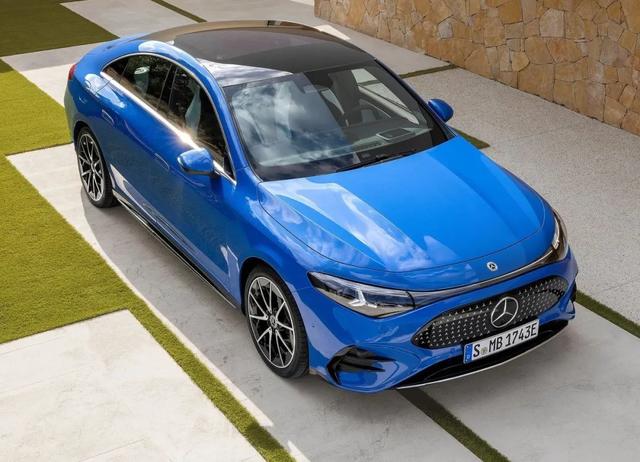 奔驰CLA 两挡变速高阶智驾，850公里续航！德系豪华轿跑，卷起来了