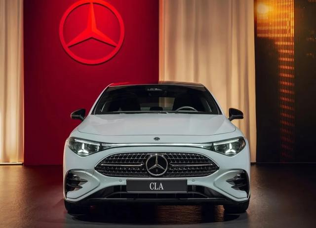 奔驰CLA 两挡变速高阶智驾，850公里续航！德系豪华轿跑，卷起来了