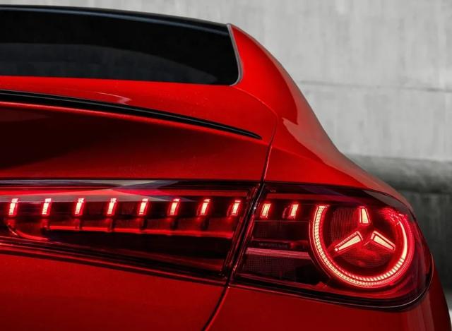 奔驰CLA 两挡变速高阶智驾，850公里续航！德系豪华轿跑，卷起来了