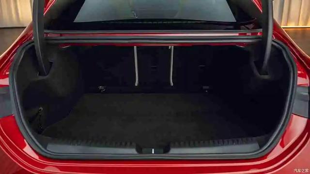 奔驰CLA 两挡变速高阶智驾，850公里续航！德系豪华轿跑，卷起来了