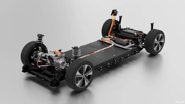 奔驰CLA 两挡变速高阶智驾，850公里续航！德系豪华轿跑，卷起来了