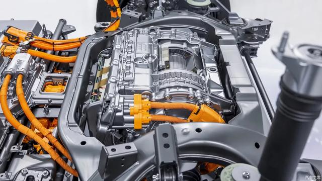 奔驰CLA 两挡变速高阶智驾，850公里续航！德系豪华轿跑，卷起来了