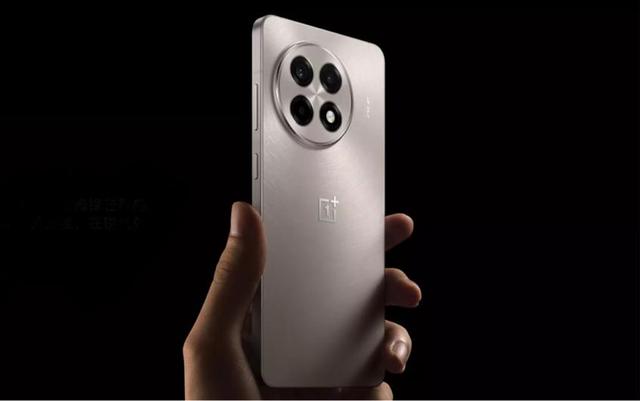 2025“价格崩塌”的三款骁龙 8 Gen3 手机