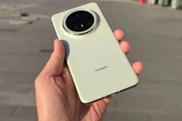 2025年“接近完美”的3款手机：几乎“零差评”，用5年也不会过时