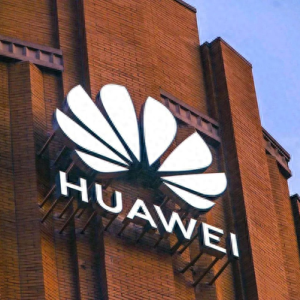 华为手机概念集体大涨 余承东预告神秘新机即将发布