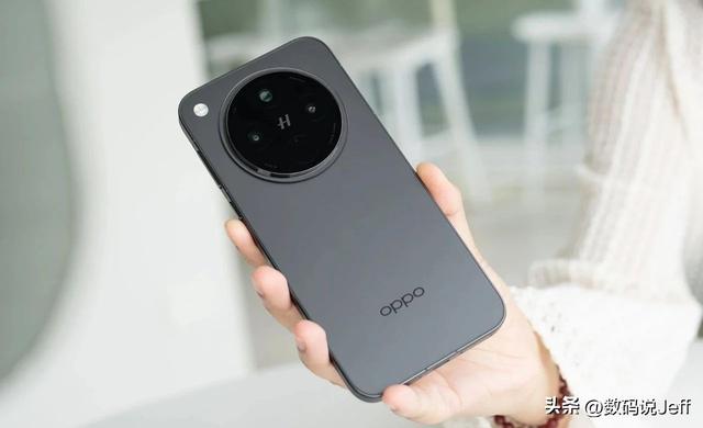 2025 年口碑"最好" 的三款手机，"闭眼买" 的最好选择