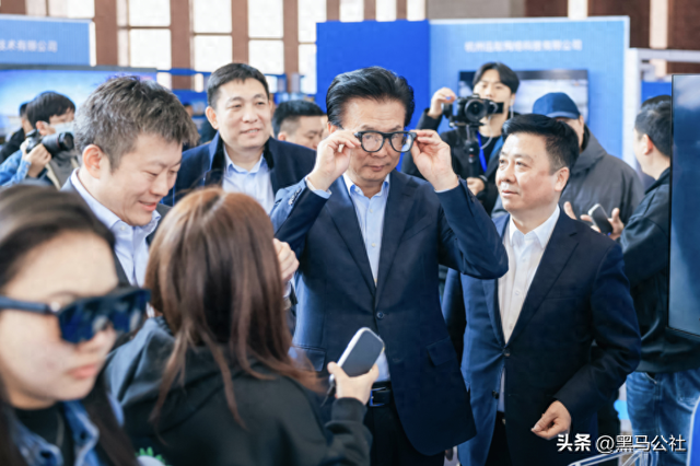 十年后，手机可能就消失了