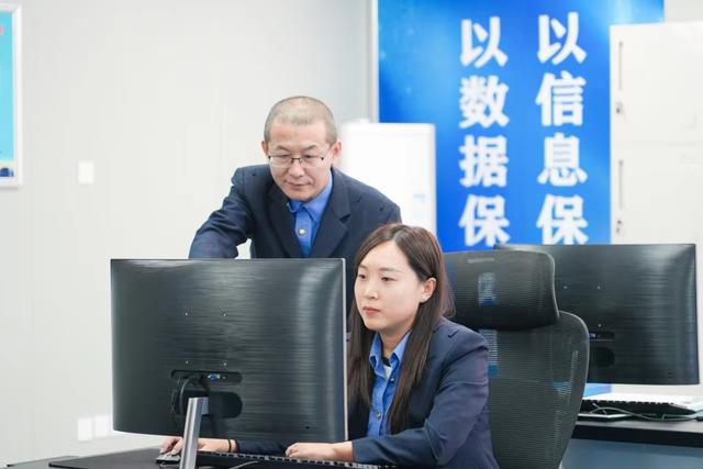 班组天地｜单位给车间每个员工发“手机”？背后的真相竟然是……