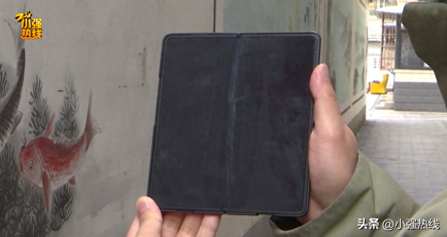 “要供起来？”近1万元买的手机，用3天就坏了！工作人员：一定要小心…